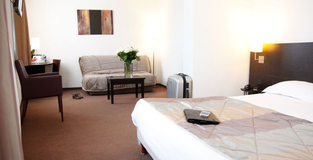 Brit Hotel Du Stade Rennes Ouest מראה חיצוני תמונה